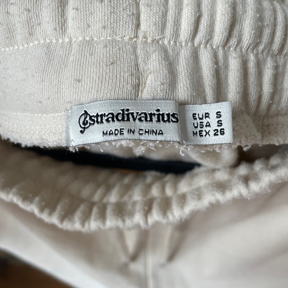 Cream sweatpants - Picture 3 of 3